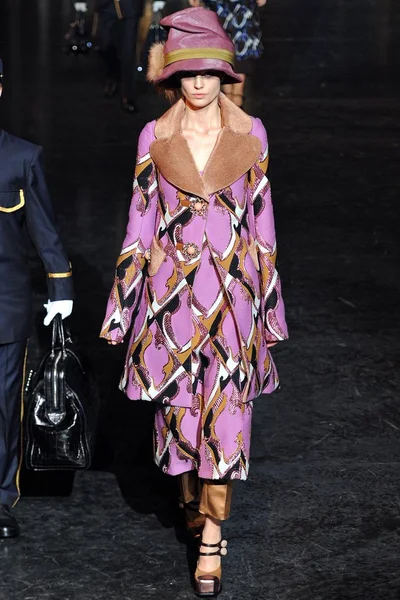 Look 14
